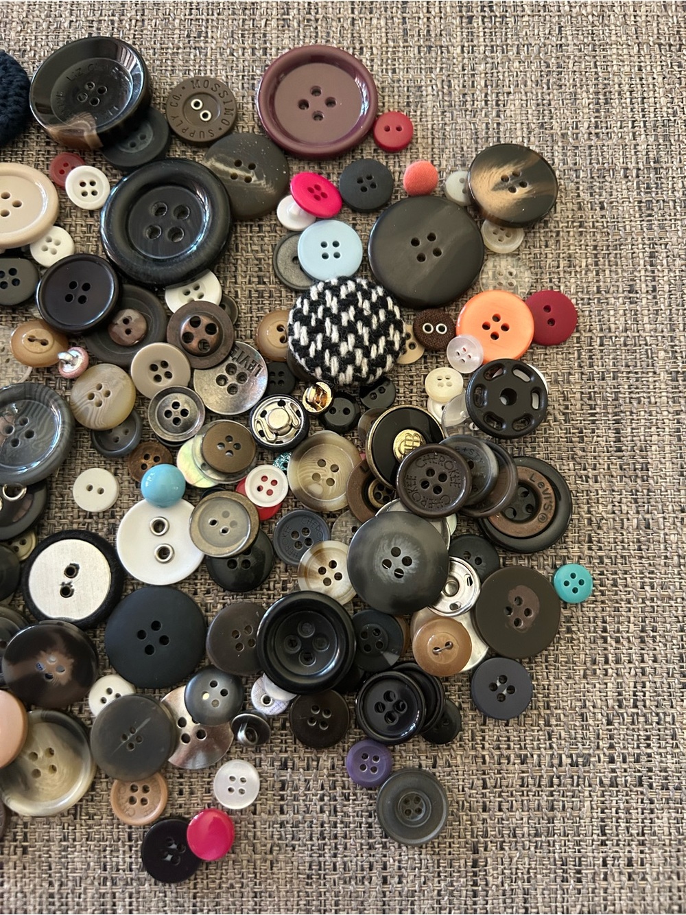 Assorted Sewing Button Mix - Multi-Color - Picture 4 of 4